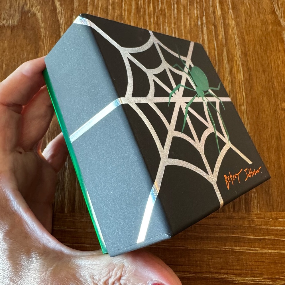 NIP Betsey Johnson pink skull earrings - Picture 7 of 9